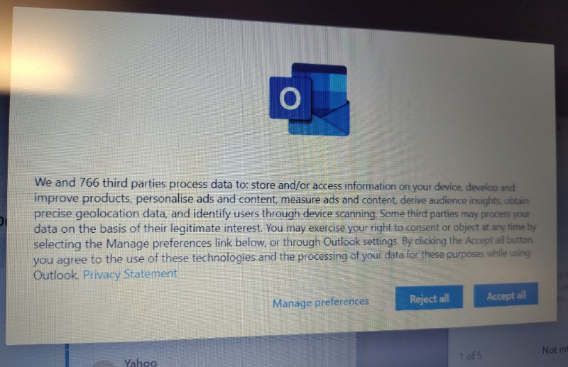 #吐槽「我们和 766 个第三方处理数据的目的包括：存储和/或访问您设备上的信息、开发和改进产品、个性化广告和内容、衡量广告和内容、深入了解受众、获取精确的地理位置数据，以及通过设备扫描识别用户
