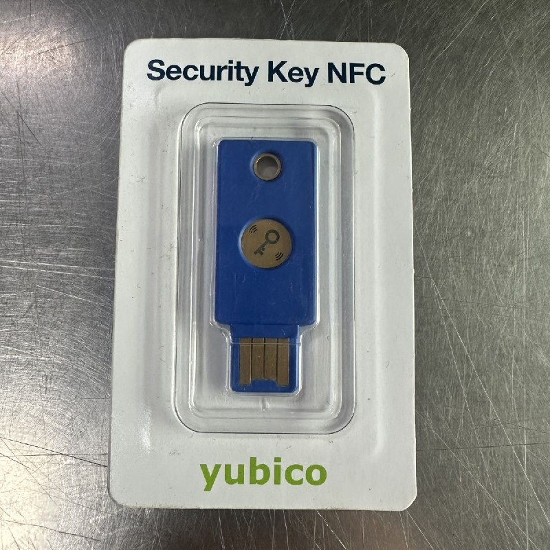 #吐槽二级市场近期流入一批全新的 Yubico 安全密钥(Yubikey), USB-A, NFC, 蓝色版本.蓝色版本的 Yubikey 只支持 FIDO2 和 WebAuthn, 也就是是说它只能用来存通行密钥, 并且这批货的固件版本都是较旧的 v5.4.3, 只能存 25 个通行密钥(无限个 U2F 二步验证).价格基本都在一百左右, 如果有需求可以考虑买来玩一下.#物品via Nostr@cxplay#吐槽二级市场近期流入一批全新的 Yubico 安全密钥(Yubikey), USB-A, NFC, 蓝色版本.蓝色版本的 Yubikey 只支持 FIDO2 和 WebAuthn, 也就是是说它只能用来存通行密钥, 并且这批货的固件版本都是较旧的 v5.4.3, 只能存 25 个通行密钥(无限个 U2F 二步验证).价格基本都在一百左右, 如果有需求可以考虑买来玩一下.#物品via Nostr@cxplay