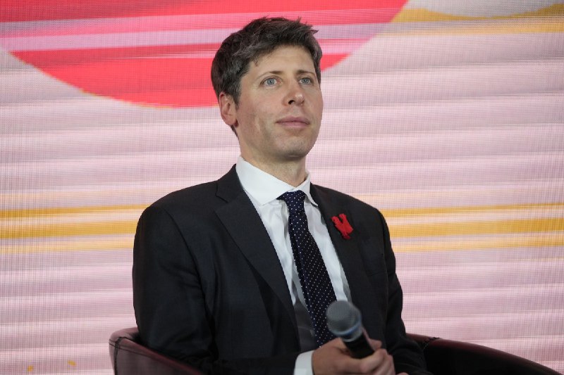 Sam Altman would like to remind you that humans use a lot of energy, too | TechCrunch
