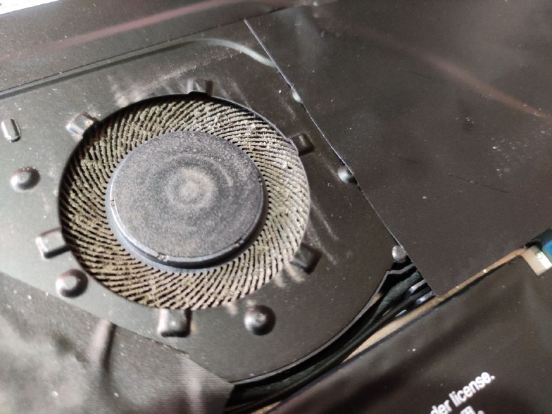 笔记本清灰，发现没有压缩气瓶也可以用高压打气筒+气针代替，效果拔群，就是有点费劲😂 #吐槽笔记本清灰，发现没有压缩气瓶也可以用高压打气筒+气针代替，效果拔群，就是有点费劲😂 #吐槽